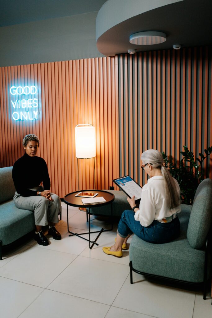 Winning Over Your Interviewer in the First 5 Minutes